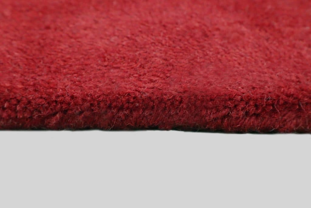 Lippa Plain Carved Rug - Red - Plain 100% wool rug with carved desig HHL030005 420 x 300