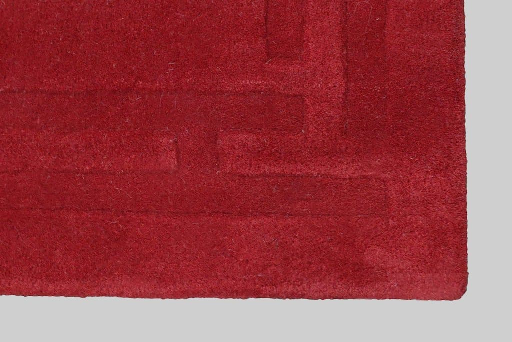 Lippa Plain Carved Rug - Red - Plain 100% wool rug with carved desig HHL030005 420 x 300