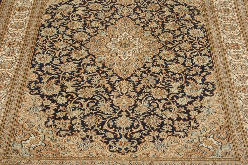 Kashmiri Silk Rug KSK018088 182x124