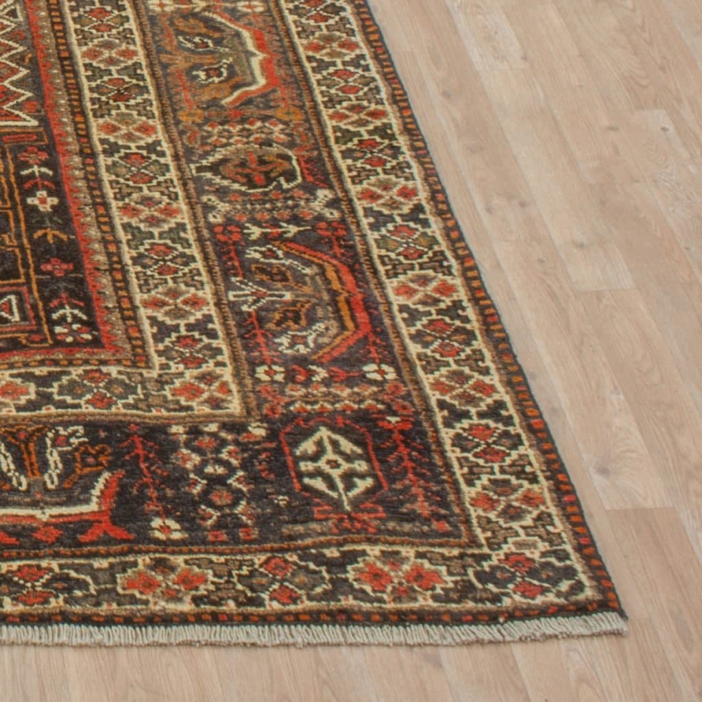 Persian Shiraz Rug SHZ024000 303x213